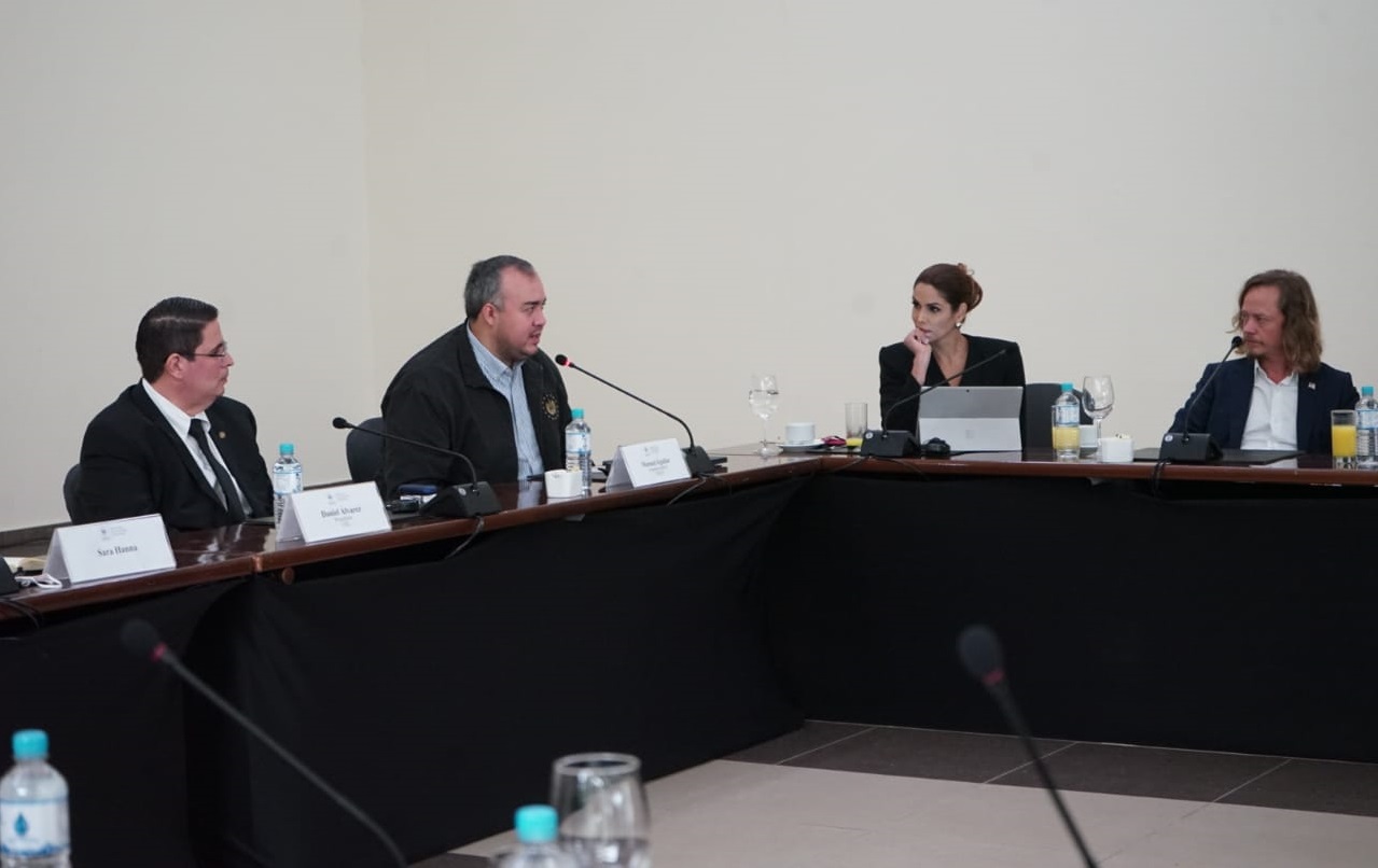 Gobierno explica a Pierce y otros 30 inversionistas multimillonarios propuesta de energía renovable para bitcoin gobierno-explica-a-pierce-y-otros-30-inversionistas-multimillonarios-propuesta-de-energia-renovable-para-bitcoin